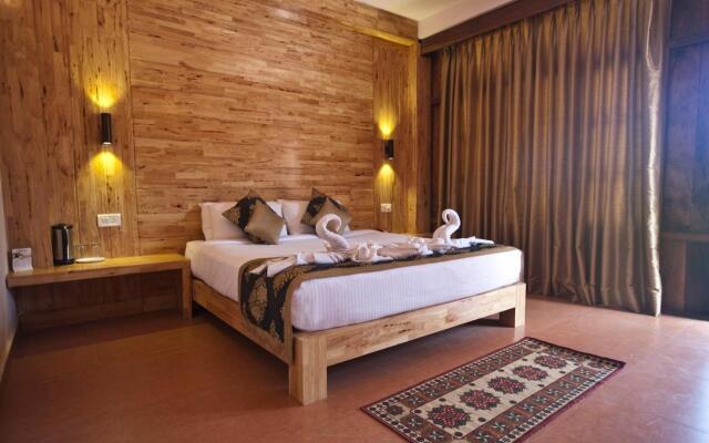 Symphony Palms Beach Resort