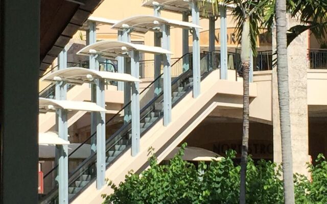 LYX Suites at Merrick Park in Coral Gables