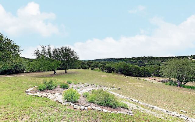 10807 Dripping Springs - 3 Br Home