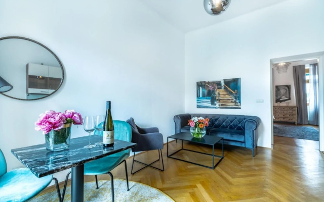 Apartment With Terrace and King Bed in Krems City