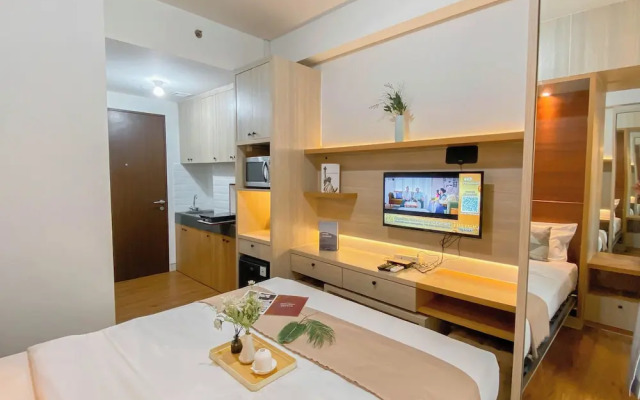 Good Place and Cozy Studio at Transpark Cibubur Apartment