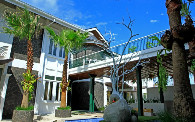 Ox Ville Hotel
