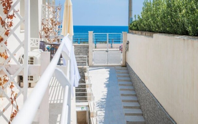 Corallo Apartment On Sea Shore