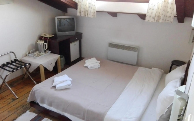 Scotty's Boutique Hotel
