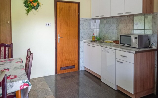 Nice Apartment in Zdrelac With Wifi and 2 Bedrooms