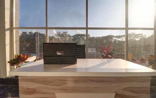 OYO Flagship 80554 Hanuma Residencies