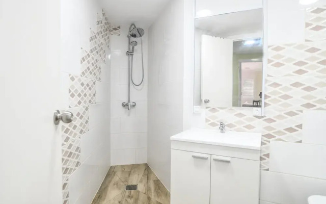 Design Apartment Near The Sea