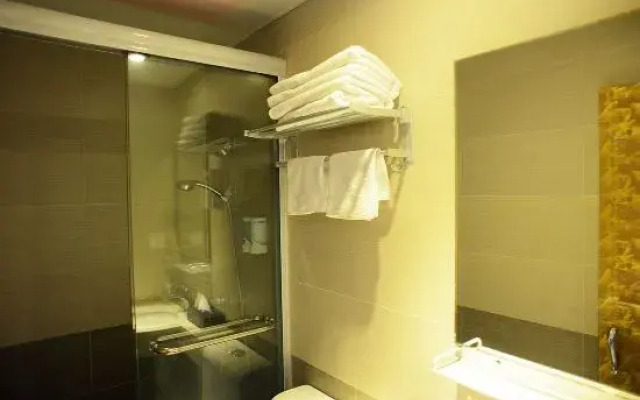 Dongjing Hotel (Shanghai Shanda College Branch)