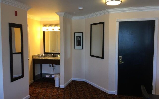 Peers Hotel
