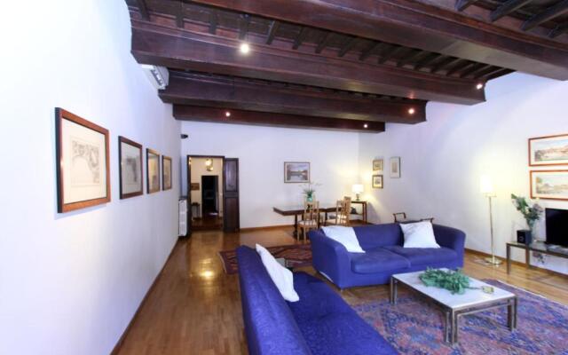 Navona Flat