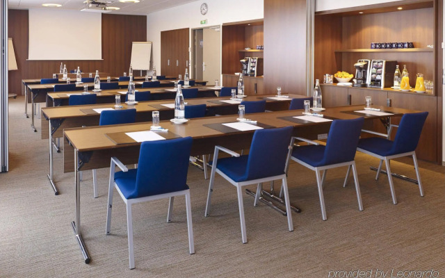 Holiday Inn Express Toulouse Airport by IHG