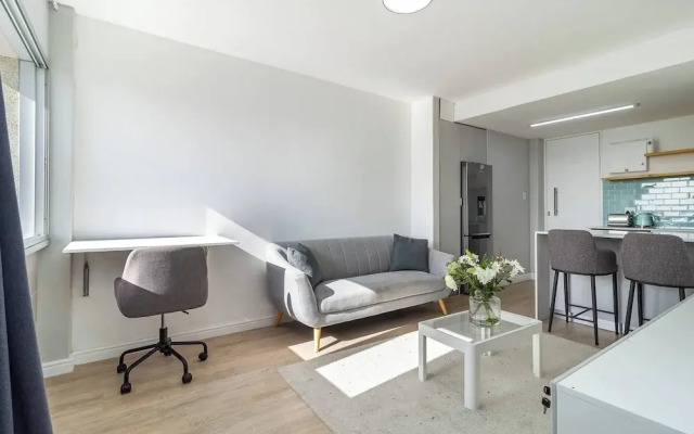 1 Bedroom Apartment, Seapoint, Cape Town