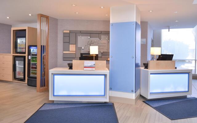 Holiday Inn Express & Suites Buffalo Downtown - Medical CTR by IHG