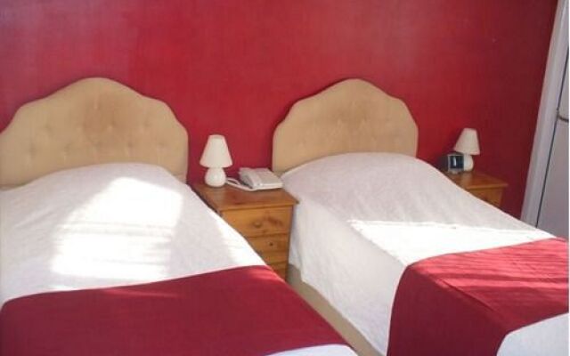 Whitworth Falls Hotel
