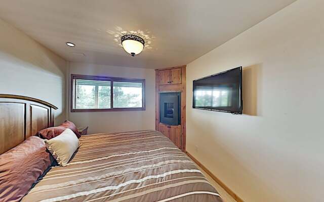 400fairg 3 Bedroom Condo