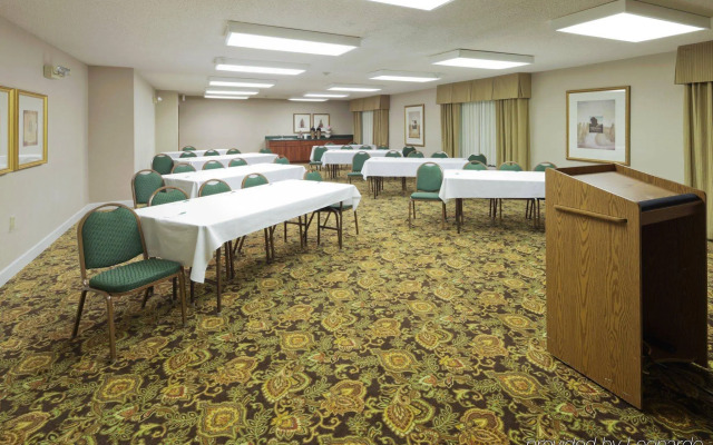 Country Inn & Suites by Radisson, Montgomery East, AL