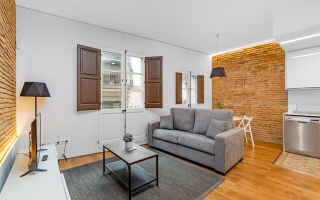 Lodging Apartments Amazing apartment by Ramblas with inner terrace