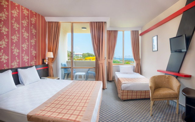 Senza Sunset Beach Hotel