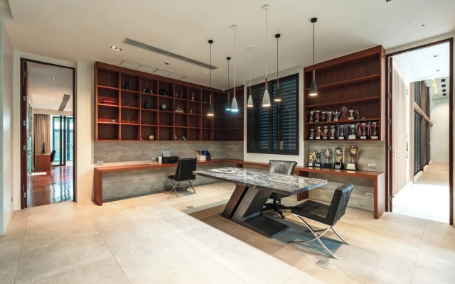 Luxury9BRVillaGolfViewTennisCourt V158