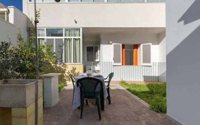 2689 Dalia House by Barbarhouse