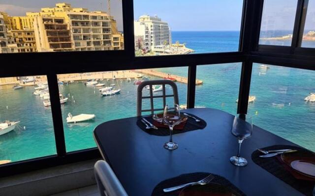 Spinola Bay Sea Front Apt 6