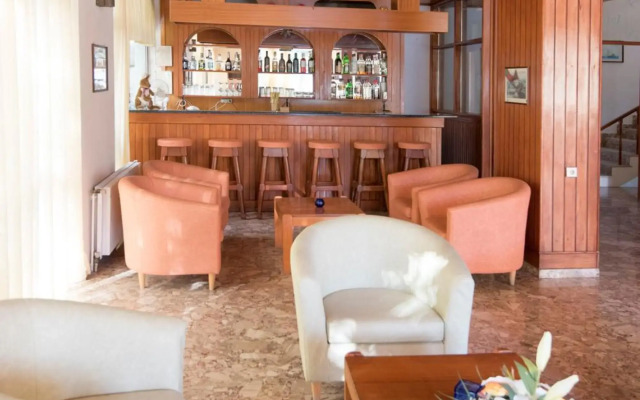 Captain's Hotel