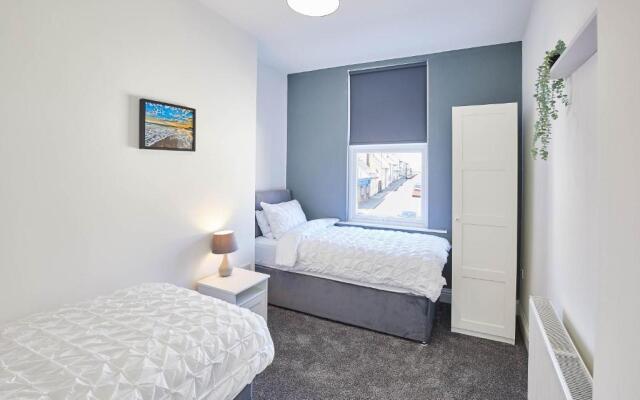 Host Stay The Lobster Holiday Inn