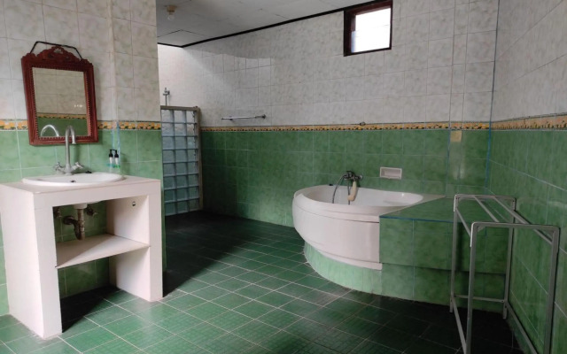 OYO 3923 Villa Puri Royan