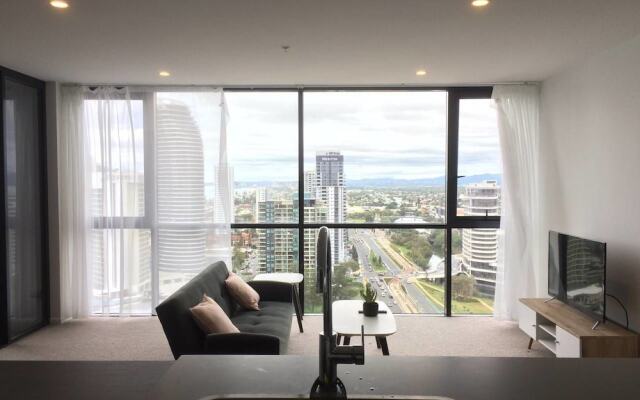 Gold Coast Broadbeach Holiday 2bed2bath Walk to Beach+parking Qbr004