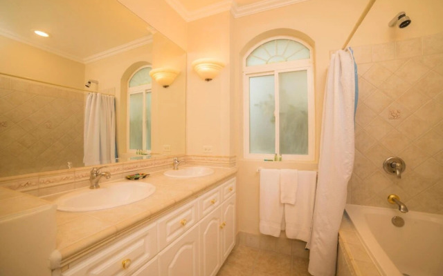 Colina 4E - 2 bdr 2 Bath