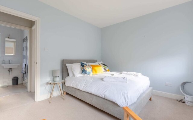 Lovely 2BD House on Private Road Clapham Common!