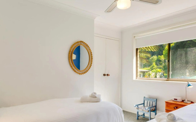 OSPREY Gerroa 4pm check out Sundays