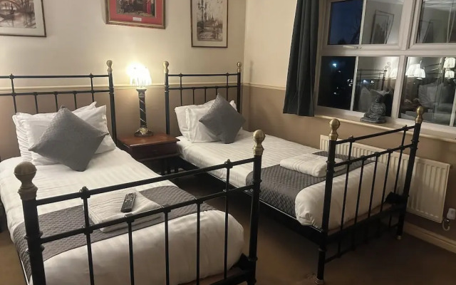 Arden House NEC Birmingham & Airport