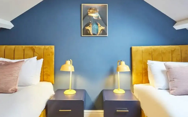 Host Stay Oliver s Den