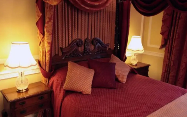 Old Palace Lodge Hotel