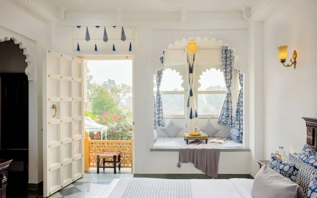 ELIVAAS Amber Royale 3 BHK with Pvt Pool