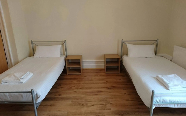 Dee Hotel