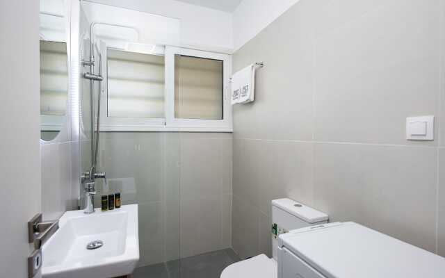 Glyfada First Class Suite