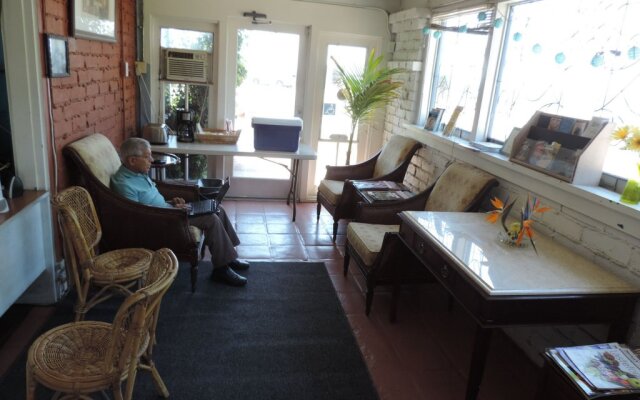 El Caminante Bar & Bungalows