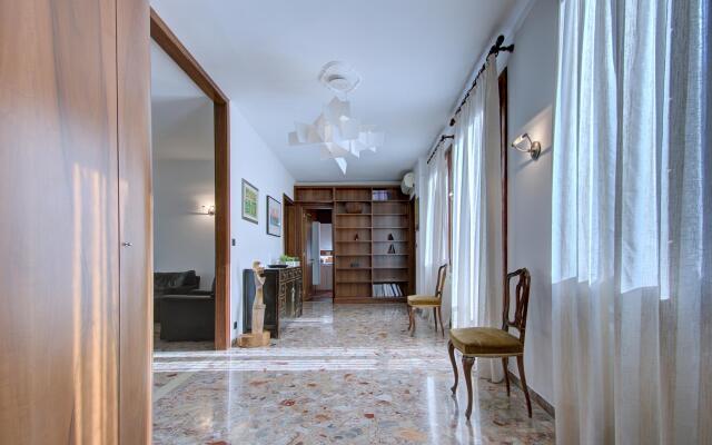 Sunny Canalview 4Pax, Wifi, Aircond