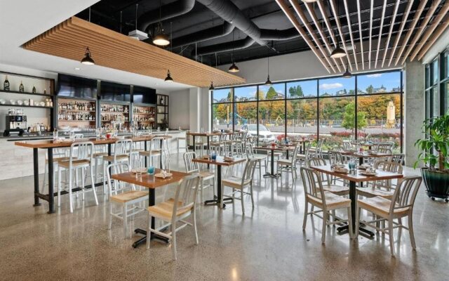 Hotel Indigo Everett - Waterfront Place by IHG