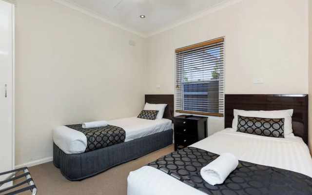 Amaroo Motel