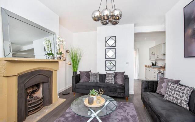 Piccadilly Place - 3 Bedroom House