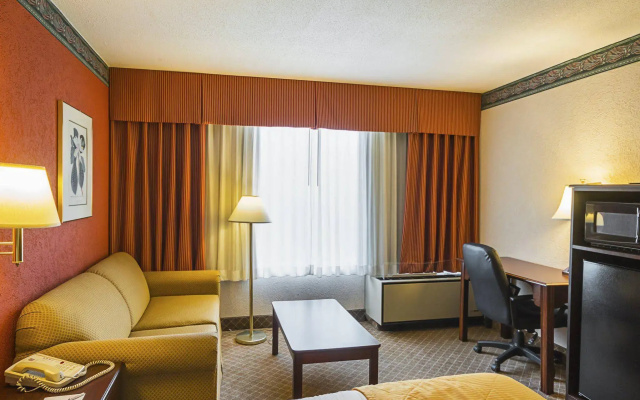 Clarion Inn Fairmont