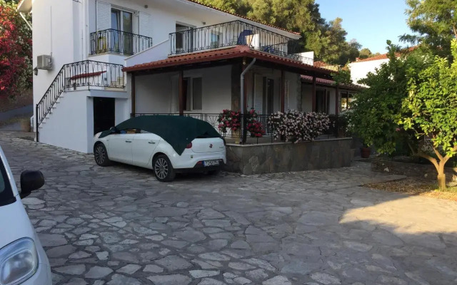 villalithos studio 2