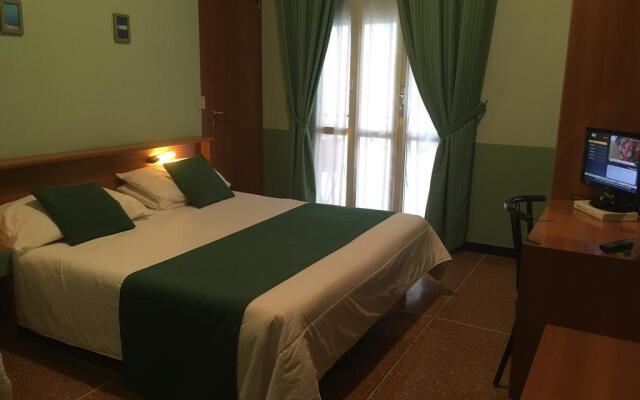 Hotel Glory
