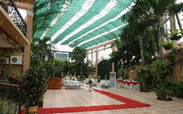 Alessandra Garden