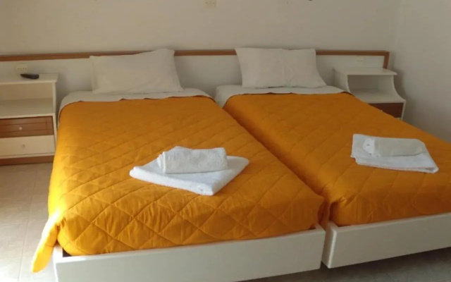 Antigonis Apartments