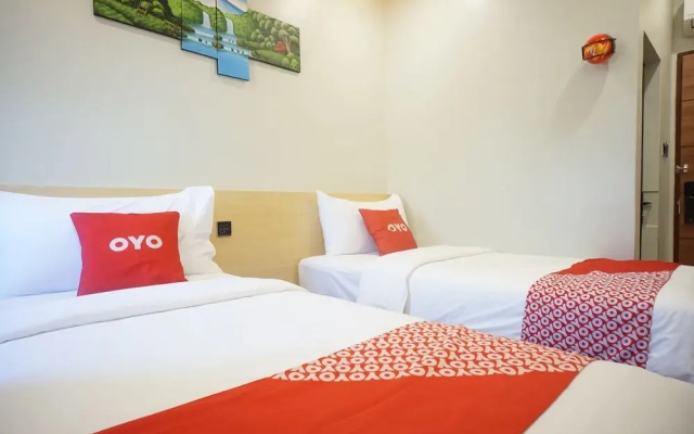 OYO 92956 Travelbiz Hotel