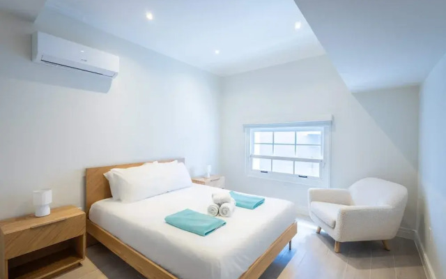 Modern Elegant Broadway Vibes in Willemstad